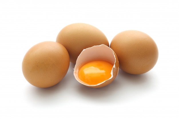 زرده تخم مرغ سرشار از بیوتین است