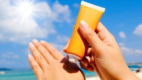اهمیت استفاده از کرم ضدآفتاب؛ برای جلوگیری از آسیب نورخورشید به پوست