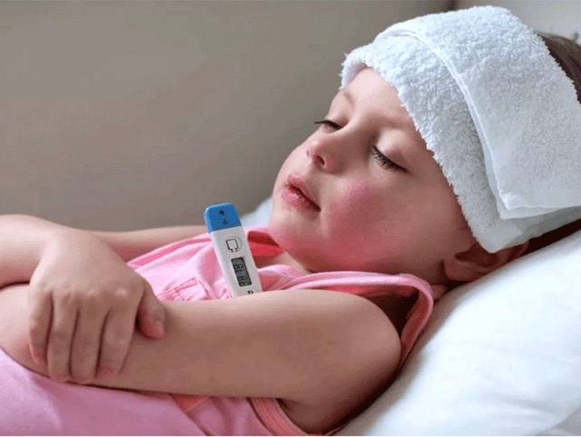 تب ویروسی در کودکان چند روز طول میکشد