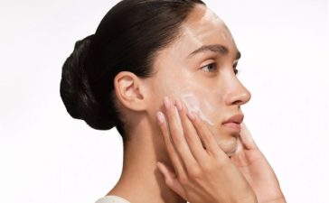 آیا ژل شستشوی صورت باعث جوش زدن میشود؟