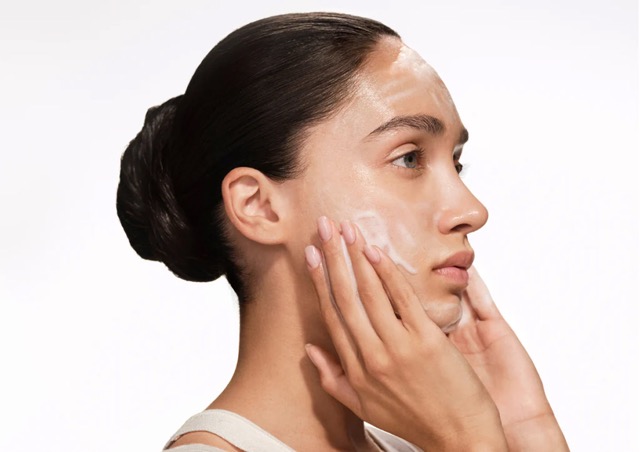 آیا ژل شستشوی صورت باعث جوش زدن میشود؟