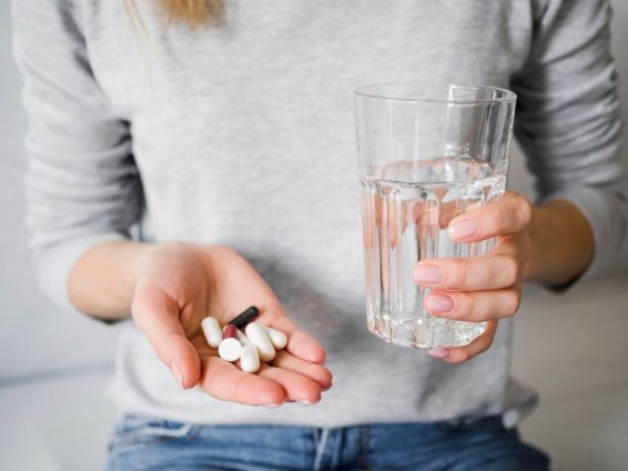 می توانیم کافئین و کراتین را همزمان مصرف کنیم؟