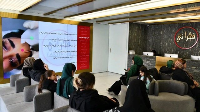 معرفی 4 تا از بهترین کلینیک های کاشت ابرو در تهران با بالاترین رضایت مراجعین