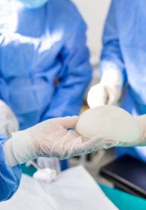 ایمپلنت سینه و بروز عفونت: راهی برای پیشگیری وجود دارد؟