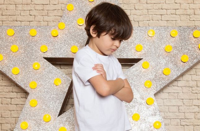 تجربیات سخت دوران کودکی و استعمال مواد مخدر