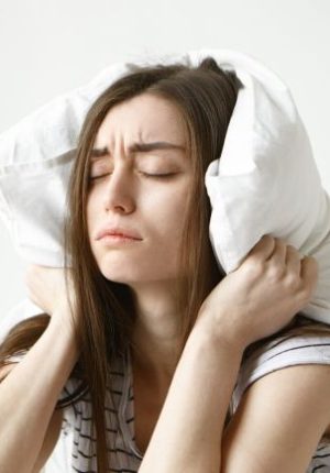 عوارض بی خوابی: کمبود خواب چه بلایی سر هوش و حواستان می آورد؟