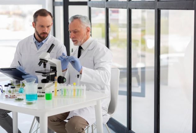 نقش ویتامین A و هورمون های تیروئیدی در تقویت قدرت بینایی انسان